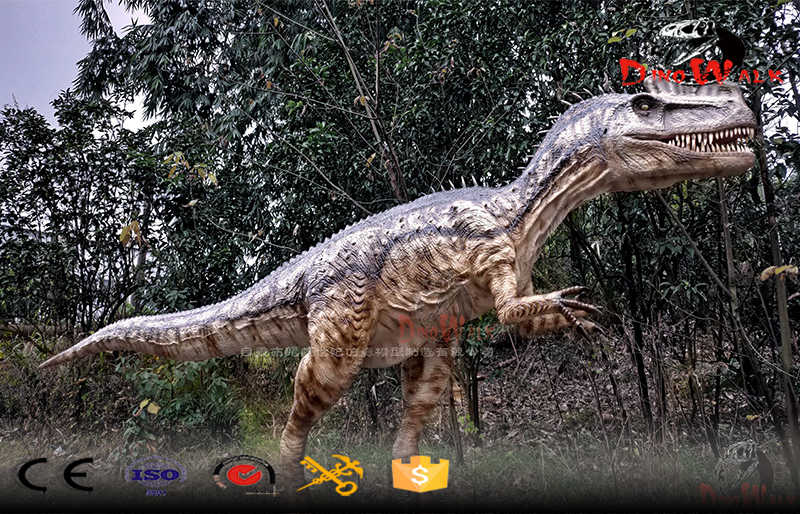 lifelike animatronic dilophosaurus for dino park