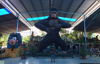 .Prehistoric Adventure at Ecuador's Jurassic Dinosaur Theme Water Park