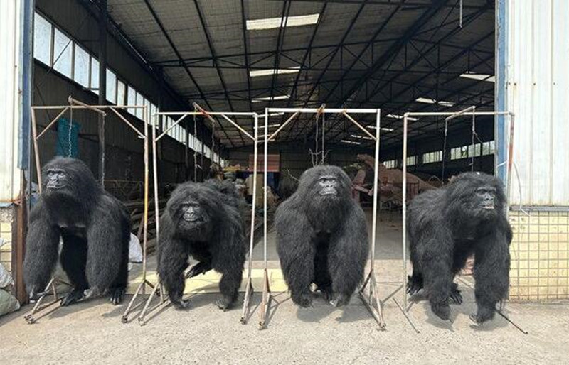 Fascinating world Realistic walking gorilla costume